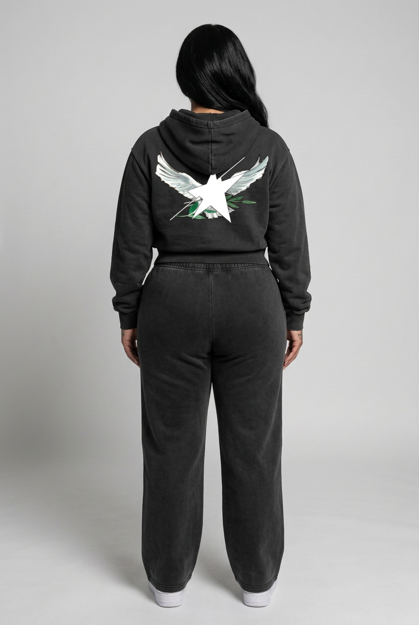 Black cropped STOLO set back view on curvy Latina model