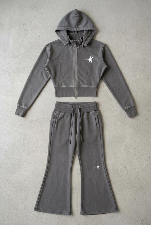 Grey set front floor lay