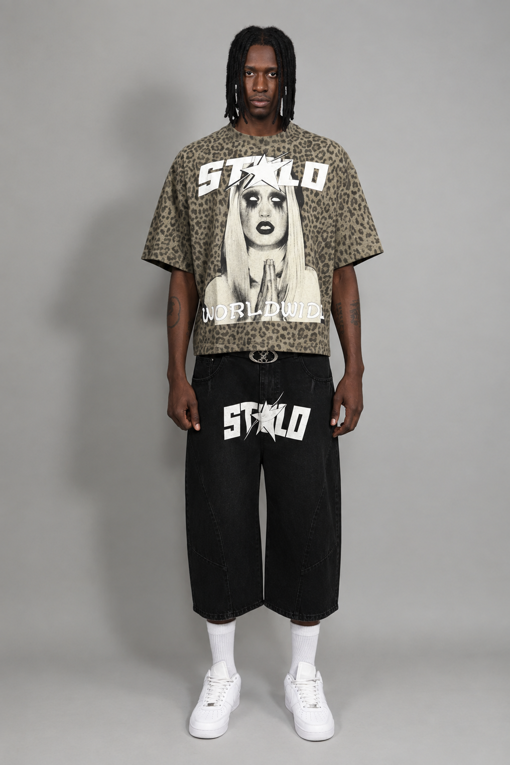 Same model in the brown leopard WORLDWIDE outfit